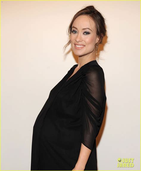 Olivia Wilde Flaunts Large Baby Bump At Revlon Concert Photo Olivia Wilde Pregnant