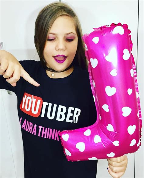 Laura Think Pink Youtuber On Instagram “minha Letra L De Laura Amei 💕 Handspinner Youtuber