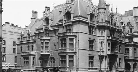 William vanderbilt's petit chateau by richard morris hunt was demolished in 1962 to make way for the store. Details of the Petit Chateau: 660 Fifth Avenue