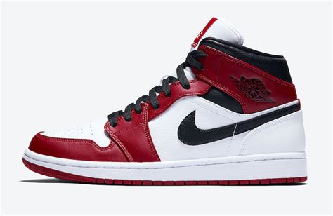 Official Look At The Air Jordan 1 Mid Chicago