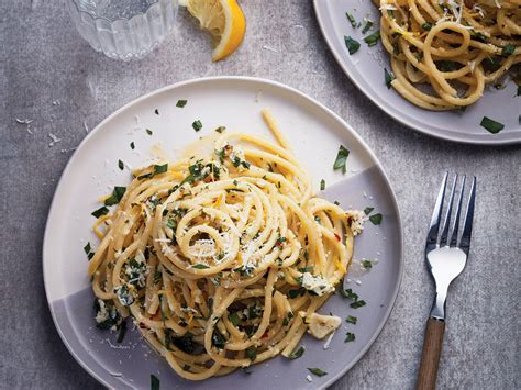 Pasta is inexpensive, cooks up quickly, and there are many ways to serve it, so if you don't know what to make for dinner, boil a pot of noodles! Easy Lemon Pasta - Chatelaine