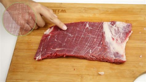 How To Cut Flank Steak How To Slice Flank Steak With Purewow Youtube This Means That Flank