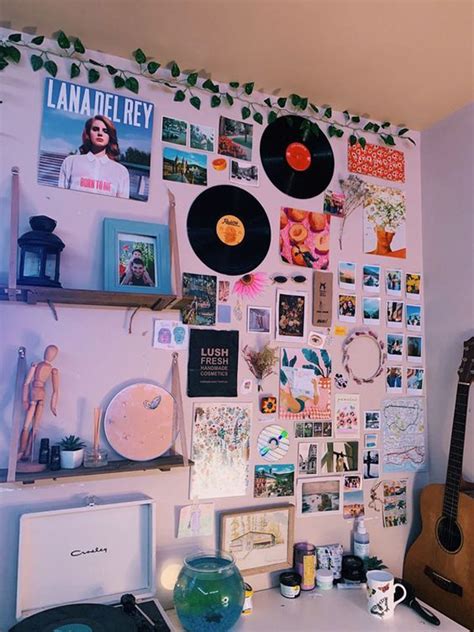 25 Cool Poster Decor Ideas For College Dorm Room Homemydesign