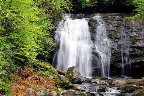 7 Easy To Reach Waterfalls In The Smoky Mountains Near Gatlinburg