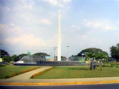 Obelisco de maracay para colorear : Obelisco De Maracay Para Colorear / Siluetas de ciudades a ...