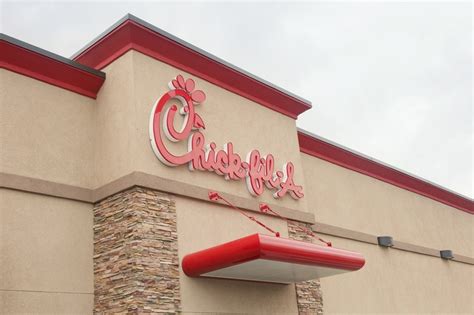 Chick Fil A Franchisee Raises Worker Wages To 18 An Hour At Sacramento