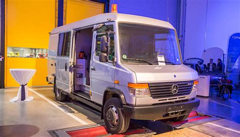 Sonderfahrzeugbauer rüstet Mercedes Vario zum Elektro Transporter um