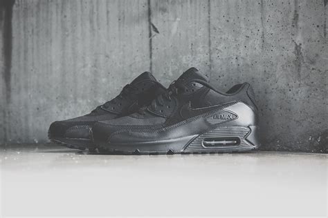 Nike Air Max 90 Essential Triple Black Sole Collector