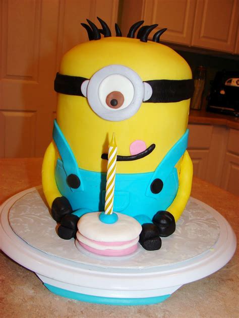 So basically, icing, cake, icing, cake, icing. Cute Minion Birthday Cakes : Cake Ideas by Prayface.net