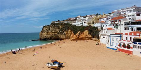 Die algarve ist die südlichste region portugals und schon lange ein beliebtes reiseziel für sonnenhungrige aus aller welt. Carvoeiro Portugal Sehenswürdigkeiten, Reiseinfos und ...
