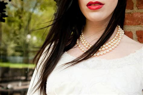 Black hair & red lips. Best lipstick colors for black hair