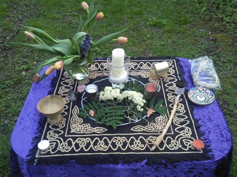 Isnt This A Lovely Picture Of A Beltane Altar Found It While Surfing