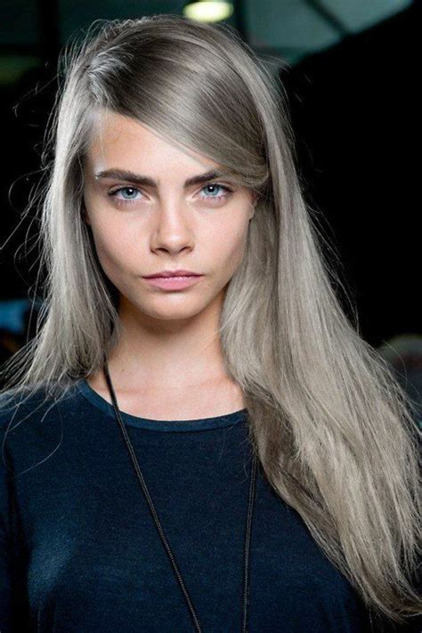 Blond cendré : révélez votre beauté avec cette coloration sophistiquée