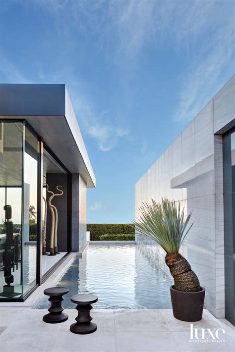 Glamour And Warmth Strike A Perfect Balance In This Open La Home View