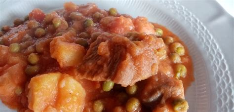 Spezzatino di tacchino e piselli. Spezzatino di tacchino con piselli - Ricetteamodo Secondi ...