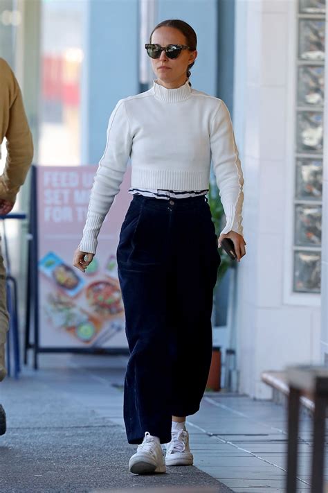 Only high quality pics and photos with natalie portman. NATALIE PORTMAN Out for Lunch at Bills Bondi in Sydney 05 ...