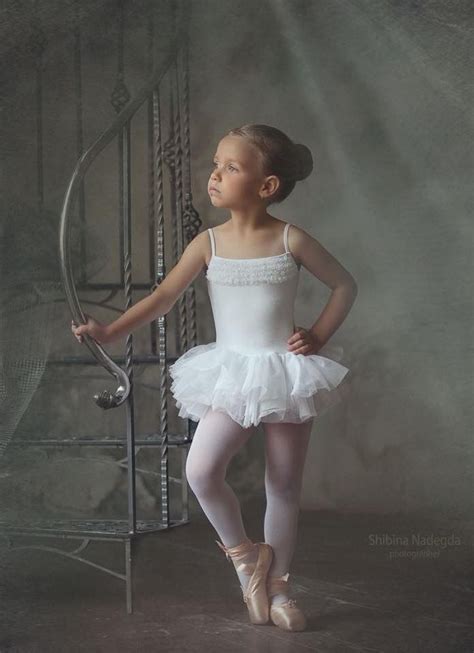 Pin By Clarissa Ribka On Danceee Ballerina Girl Little Ballerina Ballerina Photography