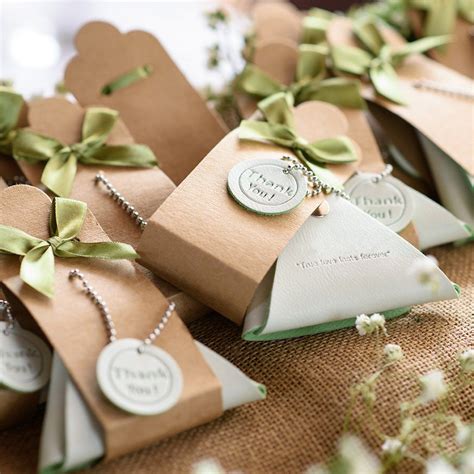 15 Wedding Thank You Ts Your Guests Will Actually Take Home Diy
