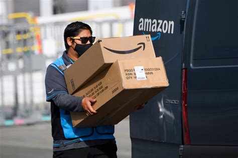 How Does Amazon Delivery Work So Fast A Look Inside Amazons Smart