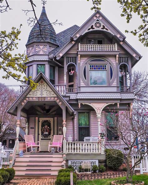 Victorian Houses On Twitter Victorian Homes Victorian Style Homes Gothic House