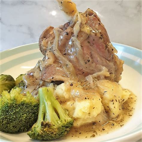· mix 1 tablespoons of . Lamb Shanks with minted gravy - Foodle Club