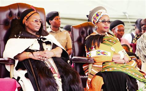 Mantfombi dlamini, fille du défunt roi sobuza de swaziland et sœur du roi mswati d'eswatini, elle a été choisie car elle est la a cette occasion, la reine mantfombi dlamini a été confirmée comme régente. 43 best images about Swazi Royalty on Pinterest | Kwazulu ...