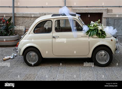 Beige car hi-res stock photography and images - Alamy