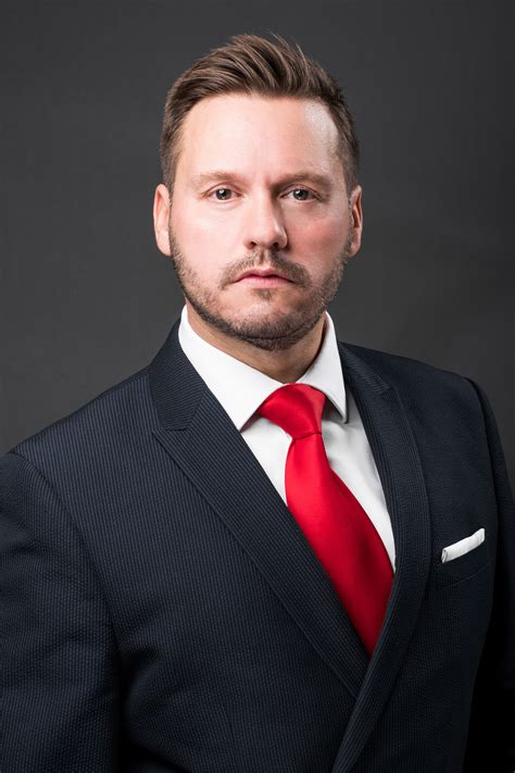 Ознакомьтесь с этим проектом Behance Corporate Portrait Photography