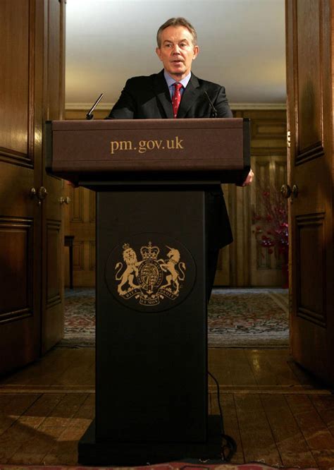feminine and statesmanlike how do different pms like their lecterns lbc