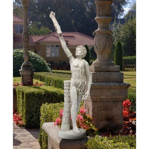 Design Toscano 455 In H X 15 In W Off White People Garden Statue In