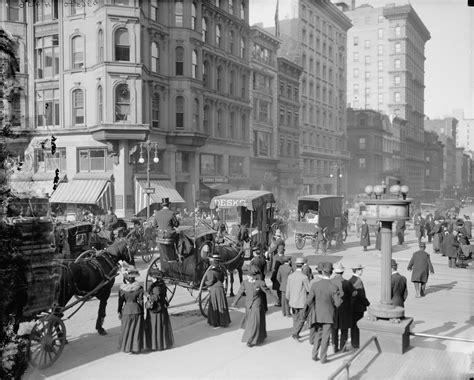 Fifth Avenue And Forty Second Street New York City Ca 1900s