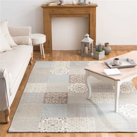 Handgefertigter teppich electra in braunwayfair.de carpets are woven fabrics used for laying on the floor. Teppich mit Fliesenmotiv 140 x 200 cm PROVENCE - Shop ...