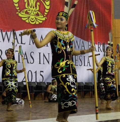 Sejarah Tari Ketuk Tilu Makna Gerakan Properti Pola L Vrogue Co