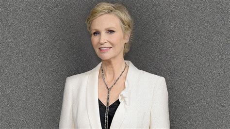 Jane Lynch Biography Height Weight Age Movies Husband Family Salary Net Worth Facts