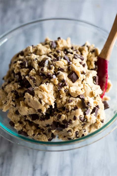 100 g de mantequilla y un poquito más para engrasar el molde. Jumbo Chocolate Chip Cookies | Recipe in 2020 | Chocolate ...