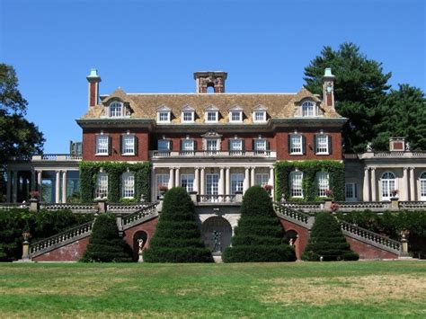 10 Historic Mansions To Visit On Long Island From The Gold Coast Era