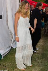 Joss Stone Performs At The Henley Festival In Floaty White Ensemble
