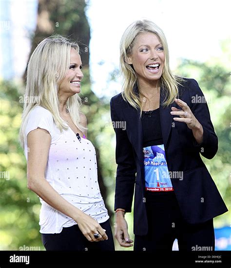 Kristin Chenoweth Kelly Ripa The Running At Live With Regis And Kelly High Heel A Thon Race