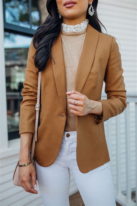 casual brown blazer outfit and what to look for when buying a blazer color and chic blazer