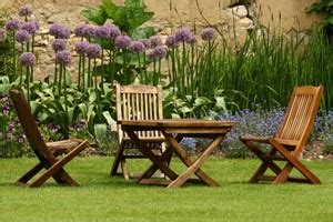 Im moment gibt es hier keine firmen, die den angegebenen kriterien entsprechen würden. Holzmöbel für Garten, Balkon und Terrasse | Wohnen.de Magazin