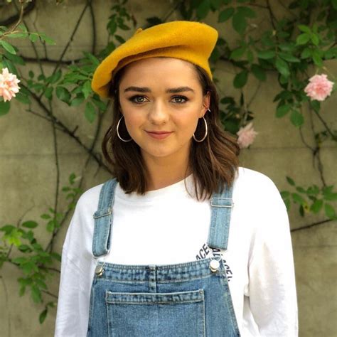 Maisie Williams Glastonbury 4k Artist Wallpaper