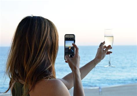 The Truth About What Really Goes On When Taking An Instagram Photo