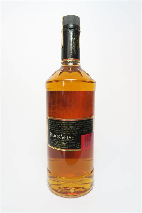 Black Velvet Blended Canadian Whisky Distilled 1985 40 100cl