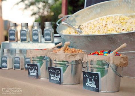 Snag recipe and decor ideas for a patriotic party, a tropical fete, an outdoor movie night and a boozy barbecue. BEST 15 Favorite Summer BBQ Party Ideas | Somewhat Simple