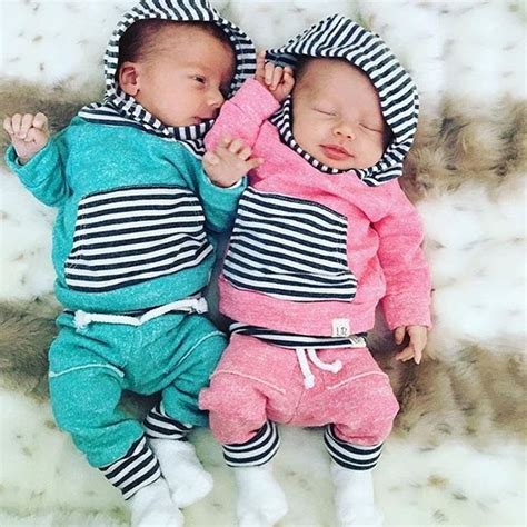 最高のコレクション Baby Twins Boy And Girl Outfits 205527 Twins Baby Boy And