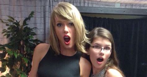 Taylor Swifts Belly Button Inspires Reddit Photoshop Battle Memes