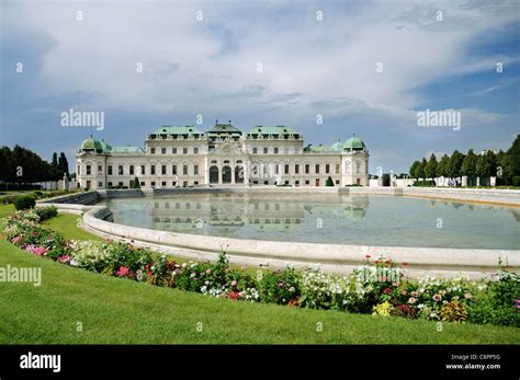 Summer Palace Belvedere In Vienna Stock Photo Alamy