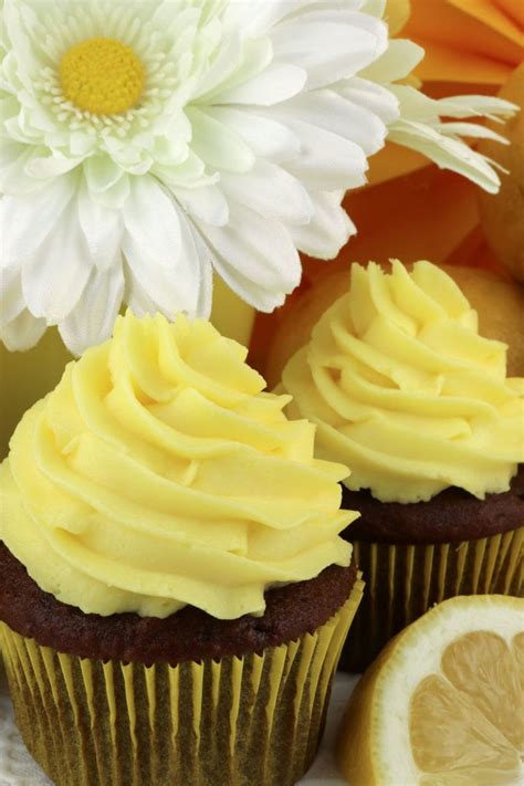 The recipe is for a stabilized whipped cream without gelatin. The Best Lemon Whipped Cream Frosting | Recipe | Whipped cream frosting recipe, Whipped cream ...