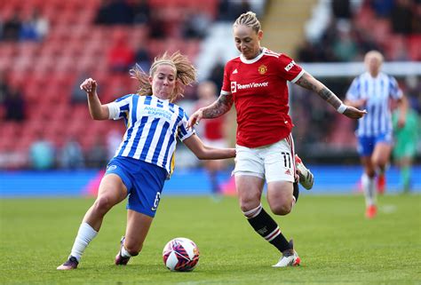 Manchester United Women Begin Wsl Campaign On A High Le Tissier Scores