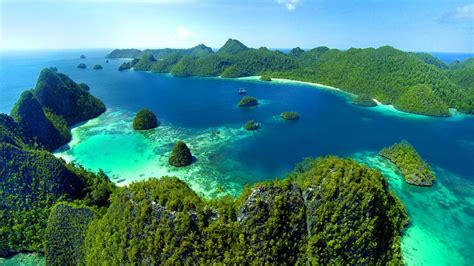 Tempat Wisata Di Papua Panduan Liburan Di Raja Ampat Yoexplore